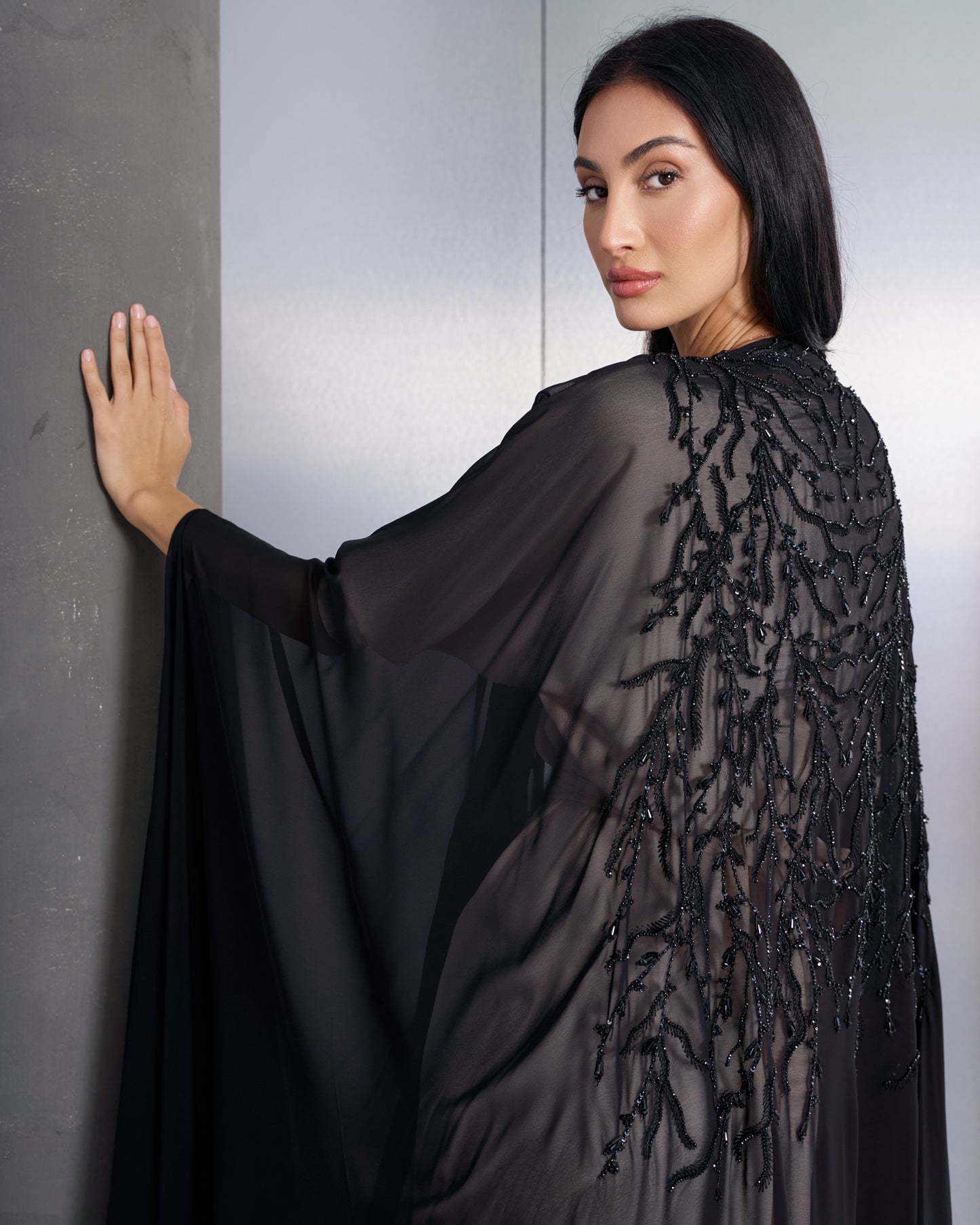 Aurora Noir Abaya